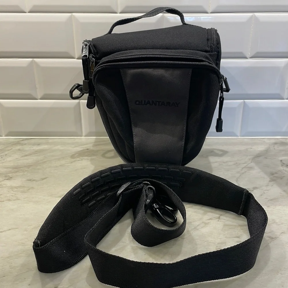Quantaray Camera case w shoulder strap